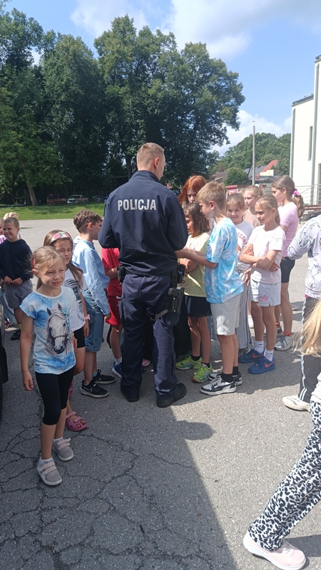 Wyjątkowe spotkanie z policyjnymi psami w Rudach 