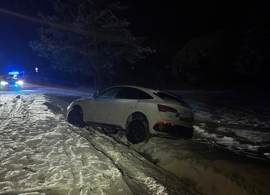 Nietrzeźwy kierowca wylądował w rowie po sylwestrowej nocy. 