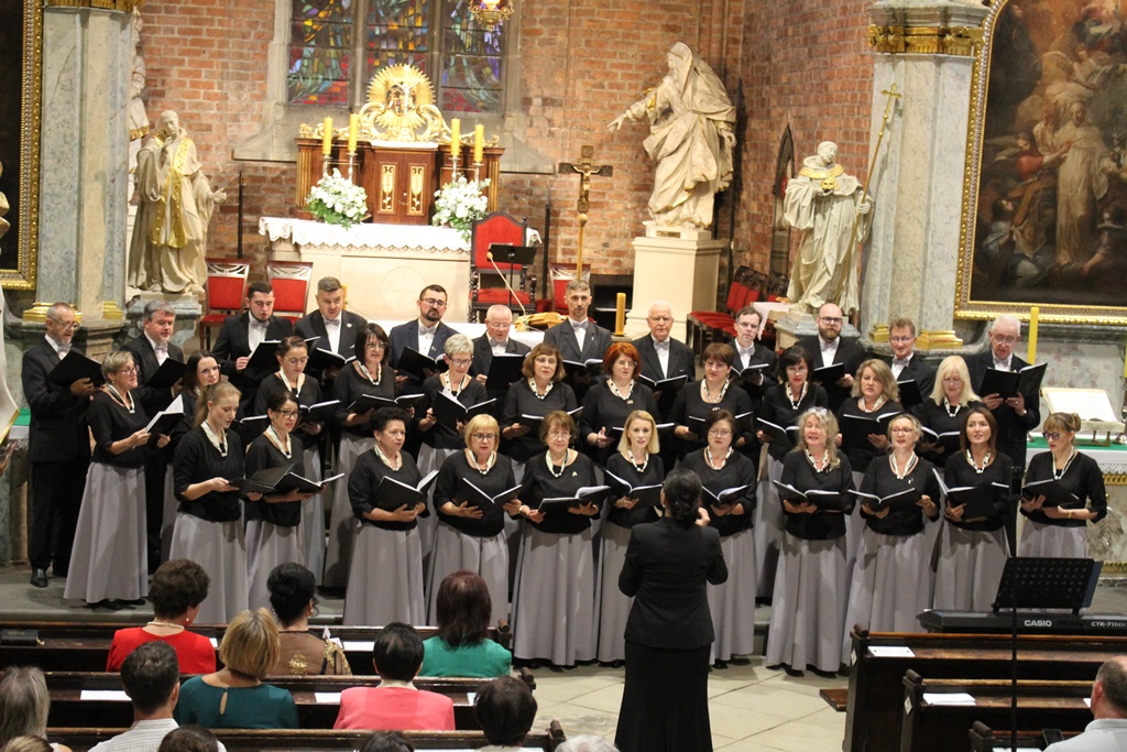 Koncert Kolęd w wykonaniu rudzkiego Chóru 