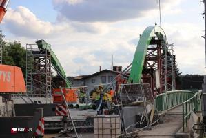 Nowy most w Rudach z dnia na dzień nabiera kształtów