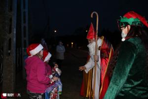 Św. Mikołaj odwiedził dzieci z Rud przy pomocy strażaków z OSP RUDY 